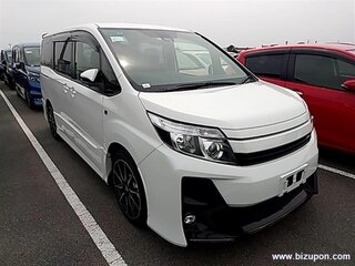 2019 Toyota Noah III (R80) Рестайлинг, белый, 2850000 рублей, вид 5