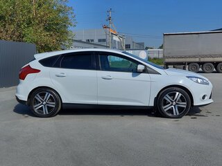 2013 Ford Focus III, белый, 669000 рублей, вид 4