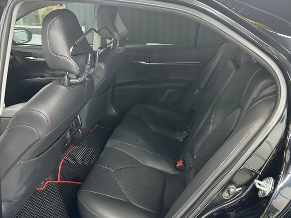 2020 Toyota Camry VIII (XV70), чёрный, 3300000 рублей - вид 7