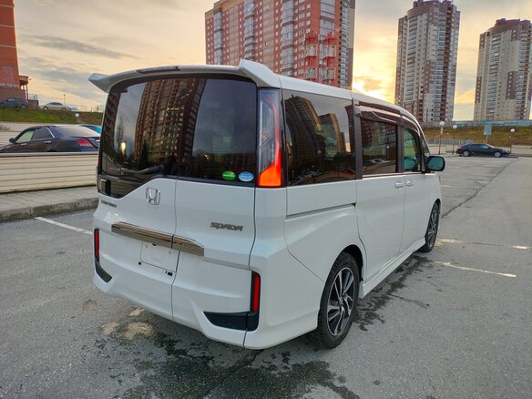 2020 Honda Stepwgn V Рестайлинг, белый, 3075000 рублей - вид 7