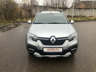 2021 Renault Sandero Stepway II Рестайлинг, серебристый, 1100000 рублей, вид 2