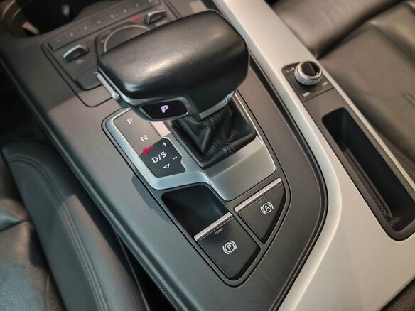 2018 Audi A4 V (B9), чёрный - вид 24