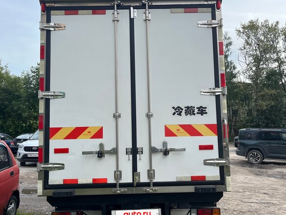 2025 Isuzu Elf (N-series), белый, 5200000 рублей - вид 25
