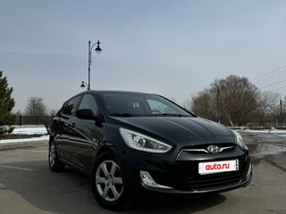 2013 Hyundai Solaris I, чёрный, 995000 рублей, вид 3