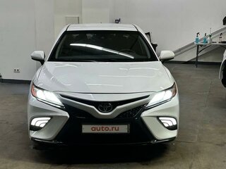 2018 Toyota Camry US Market VIII (XV70), белый, 2600000 рублей, вид 2