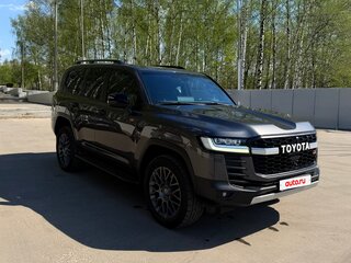 2022 Toyota Land Cruiser 300 Series, серый, 10000000 рублей, вид 2