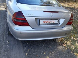 2005 Mercedes-Benz E-Класс 220 III (W211, S211), серебристый, 950000 рублей, вид 3