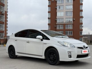 2011 Toyota Prius III (XW30), белый, 960000 рублей, вид 3