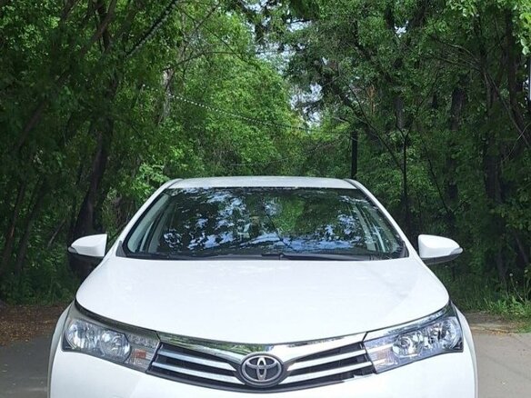 2013 Toyota Corolla XI (E160, E170, E180), белый, 1530000 рублей - вид 2