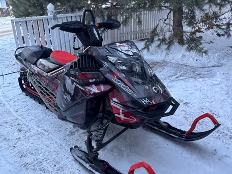 2022 BRP Ski-Doo Summit 850, чёрный, 1750100 рублей, вид 2