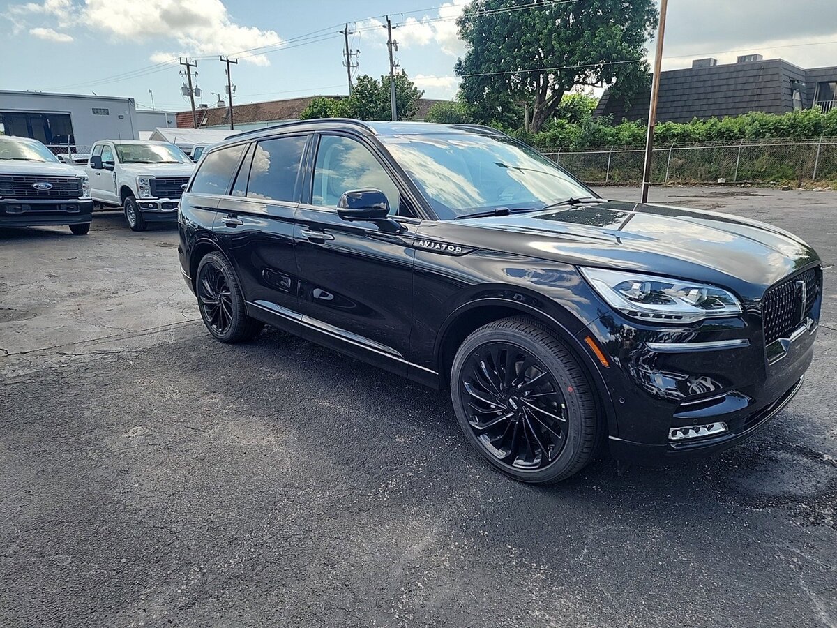 Открыть фотографии: Lincoln Aviator II