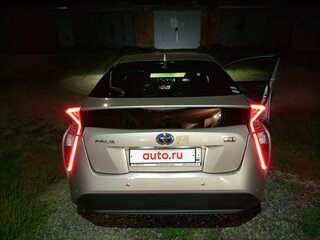 2016 Toyota Prius IV (XW50), серебристый, 1350000 рублей, вид 5