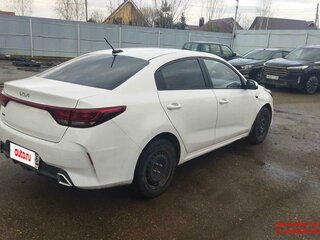 2021 Kia Rio IV Рестайлинг, белый, 1104150 рублей, вид 3