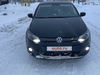 2013 Volkswagen Polo V, чёрный, 700000 рублей, вид 1