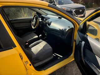 2009 Chevrolet Aveo I Рестайлинг, жёлтый, 300000 рублей, вид 5