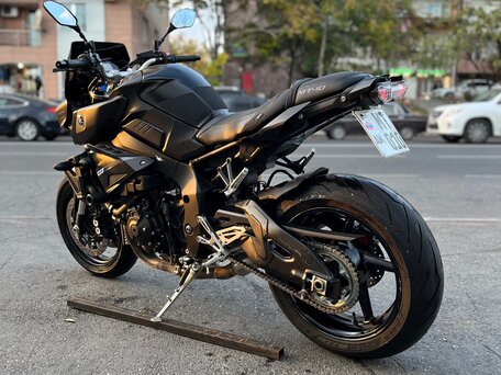 2021 Yamaha MT-10, чёрный, 1604138 рублей, вид 4