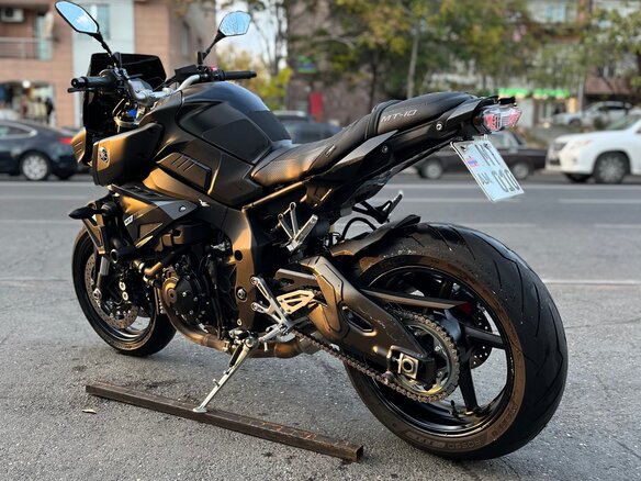 2021 Yamaha MT-10, чёрный, 1622929 рублей - вид 3