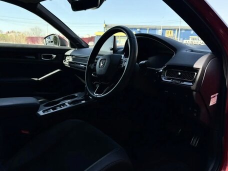 2021 Honda Civic XI, красный, 2350000 рублей, вид 5