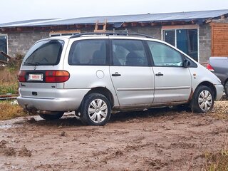 1996 Volkswagen Sharan I, серебристый, 150000 рублей, вид 3
