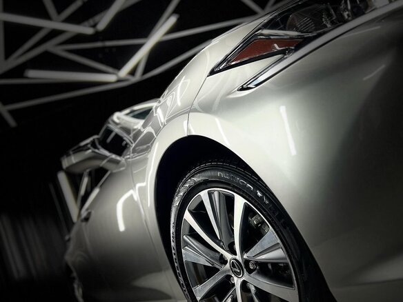 2021 Lexus ES 250 VII Рестайлинг, серый, 5150000 рублей - вид 5
