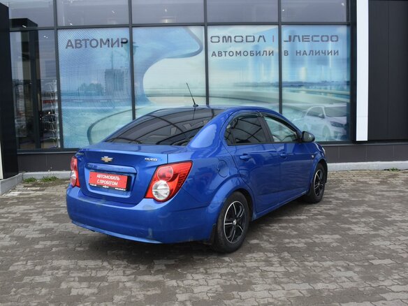 2013 Chevrolet Aveo II, синий - вид 4