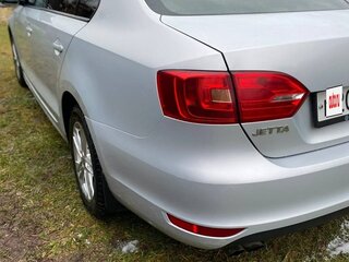 2011 Volkswagen Jetta VI, серебристый, 900000 рублей, вид 5