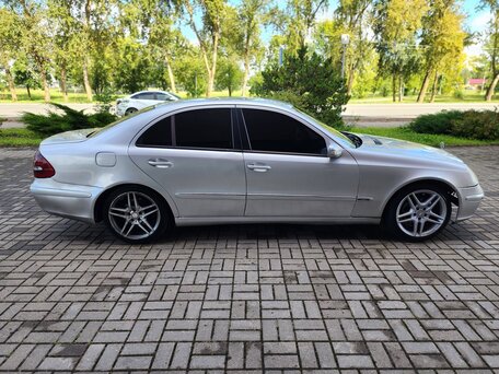 2002 Mercedes-Benz E-Класс 240 III (W211, S211), серебристый, 520000 рублей, вид 4