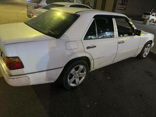 1991 Mercedes-Benz W124 200, белый, 155000 рублей, вид 3