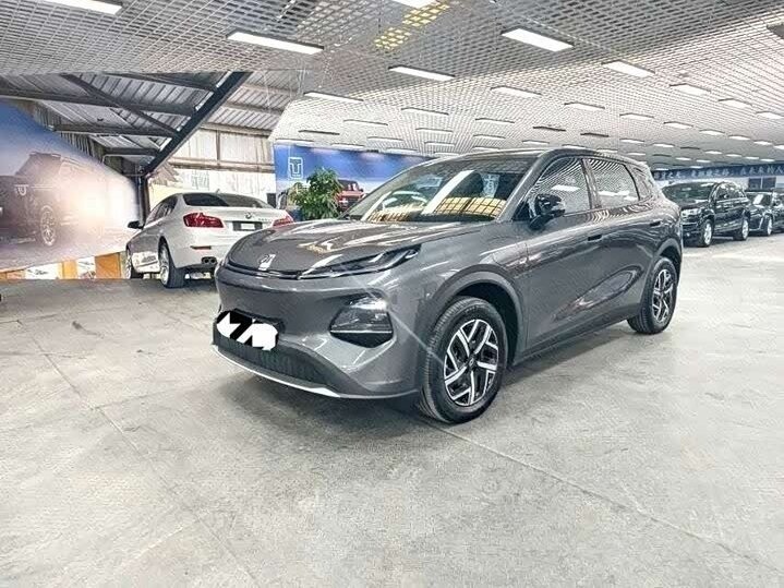 Открыть фотографии: Changan Qiyuan Q05 II