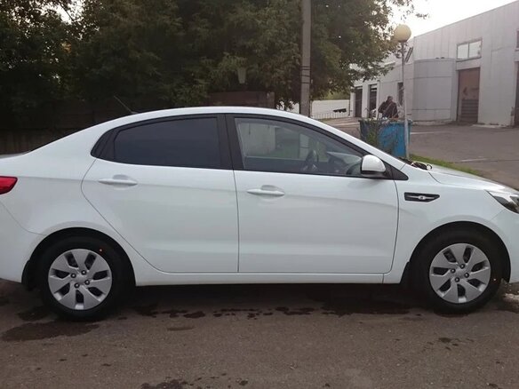 2012 Kia Rio 5-speed III, белый, 780000 рублей - вид 1