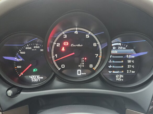 2016 Porsche Macan Turbo I, чёрный, 4800000 рублей - вид 16
