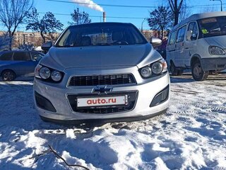 2013 Chevrolet Aveo II, серебристый, 495000 рублей, вид 2