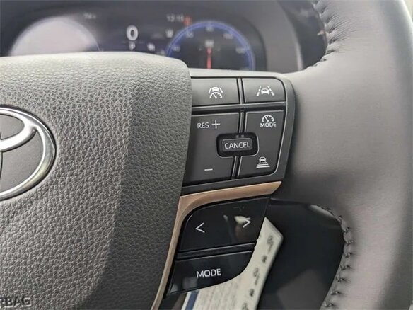 2024 Toyota Crown XVI (S230), красный, 6967782 рублей - вид 13