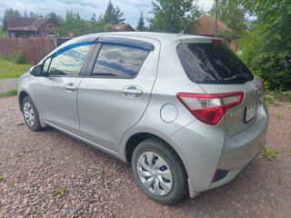 2019 Toyota Vitz III (XP130) Рестайлинг, серый, 870000 рублей, вид 5