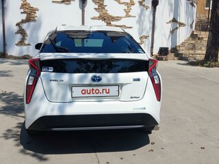 2016 Toyota Prius IV (XW50), белый, 1750000 рублей, вид 5