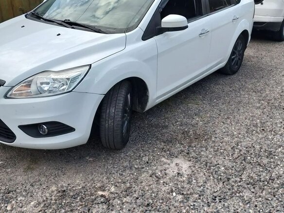 2008 Ford Focus II Рестайлинг, белый, 410000 рублей - вид 1