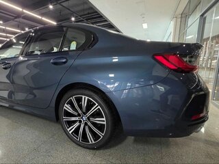 2025 BMW 3 серии 320i VII (G2x) Рестайлинг 2, синий, 5790000 рублей, вид 2