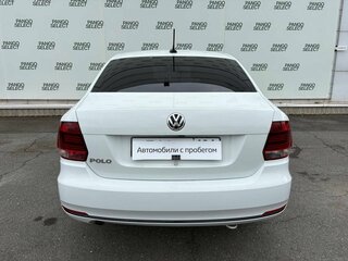 2018 Volkswagen Polo V Рестайлинг, белый, 990000 рублей, вид 5