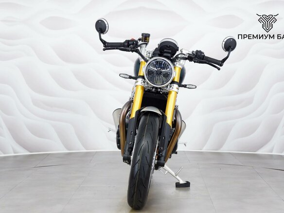2026 Triumph Speed Twin, зелёный, 2249000 рублей - вид 3