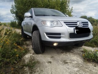 2008 Volkswagen Touareg I Рестайлинг, серебристый, 830000 рублей, вид 3
