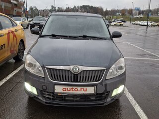 2011 Skoda Fabia II Рестайлинг, серый, 750000 рублей, вид 1