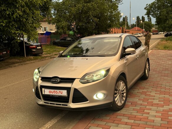 2012 Ford Focus III, серебристый, 1050000 рублей