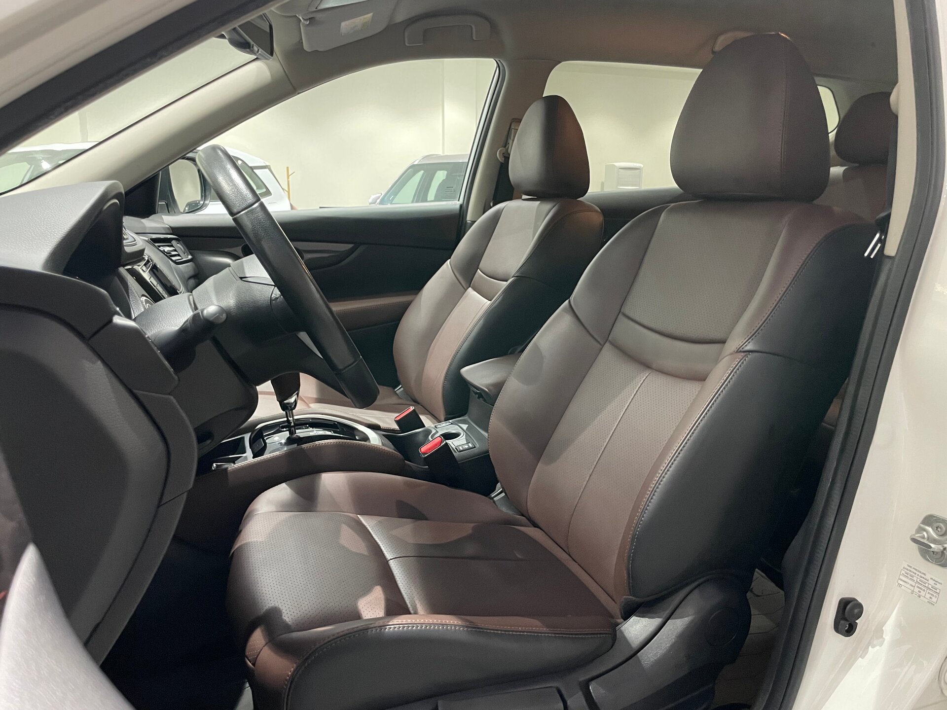 Автомобиль Nissan X-Trail 2.0 CVT (144 л.с.) - 8