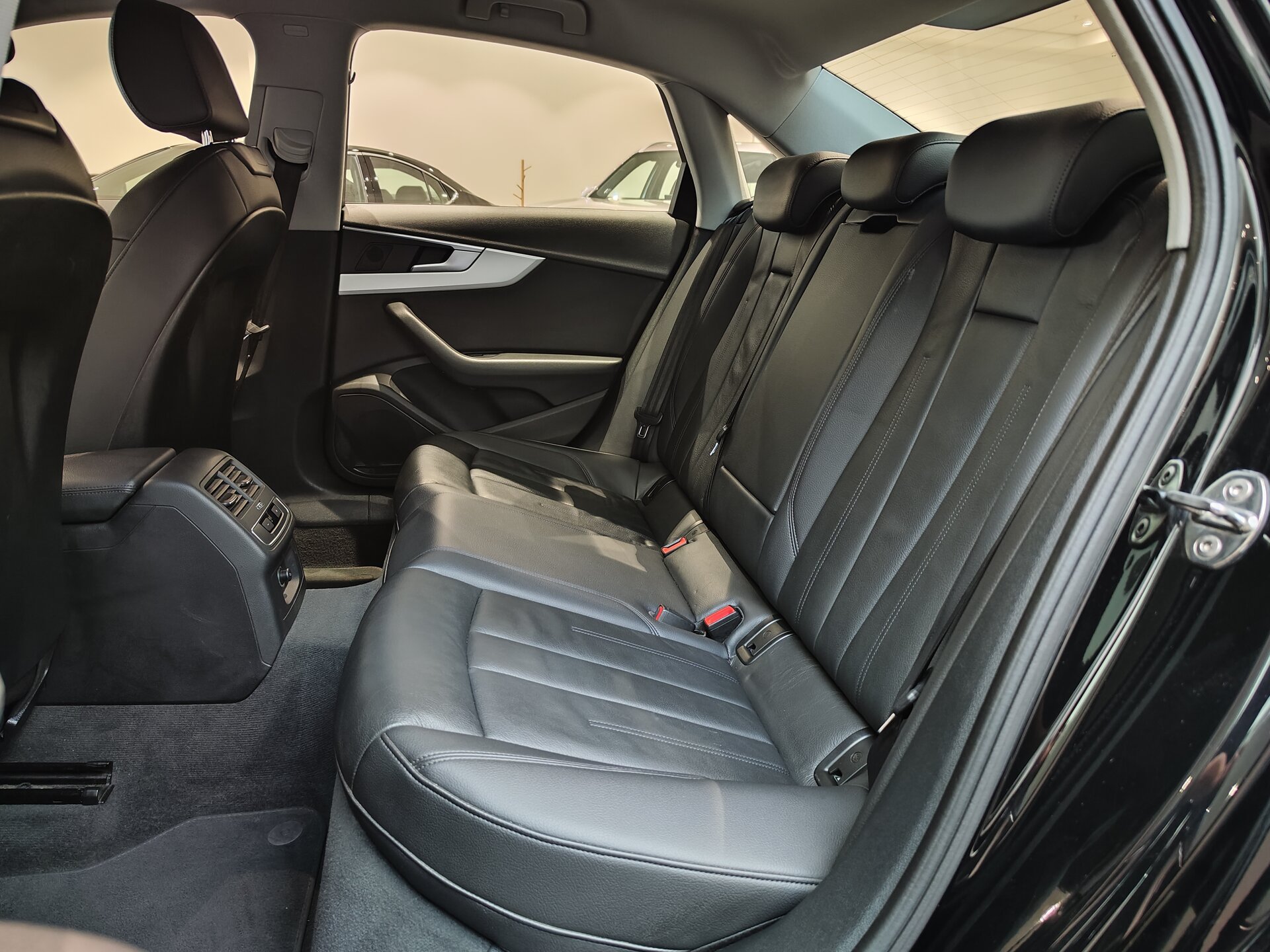 Автомобиль Audi A4 1.4 AMT (150 л.с.) - 9