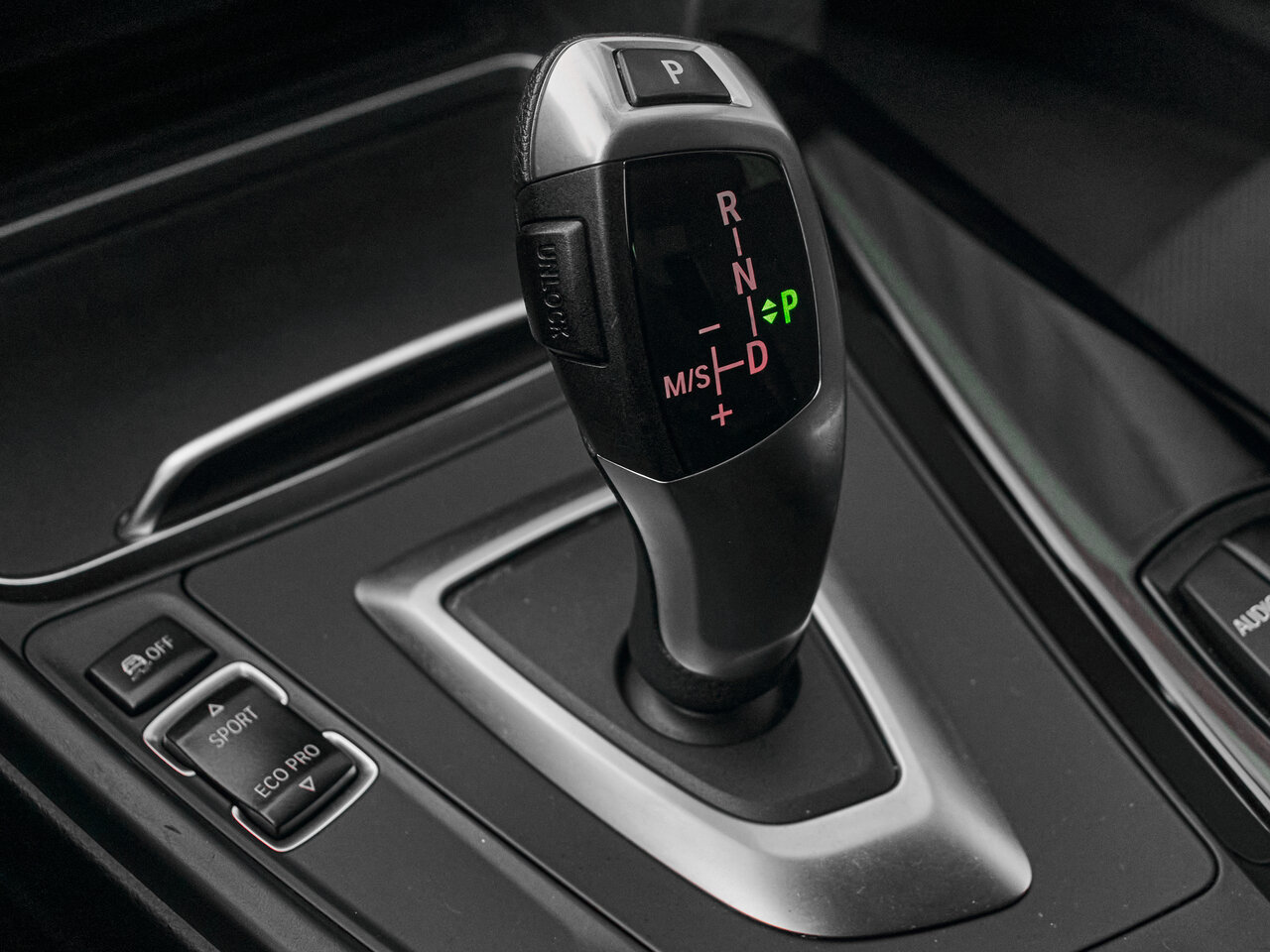 Купить BMW 3 серии 320i 2.0 AT (184 л.с.), 2017 в Екатеренбурге