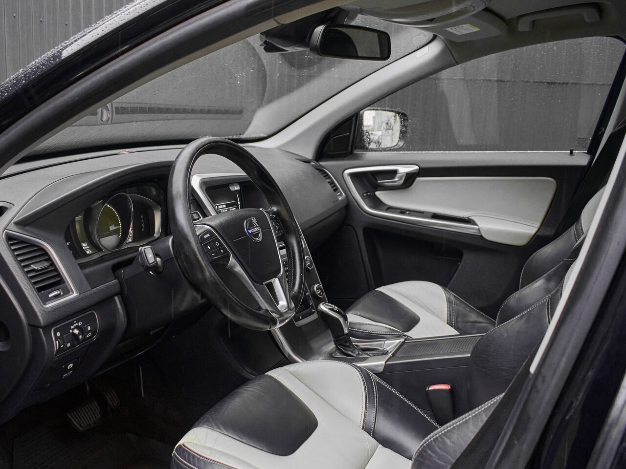 Купить Volvo XC60 2.4d AT (181 л.с.) 4WD, 2014 в Екатеренбурге