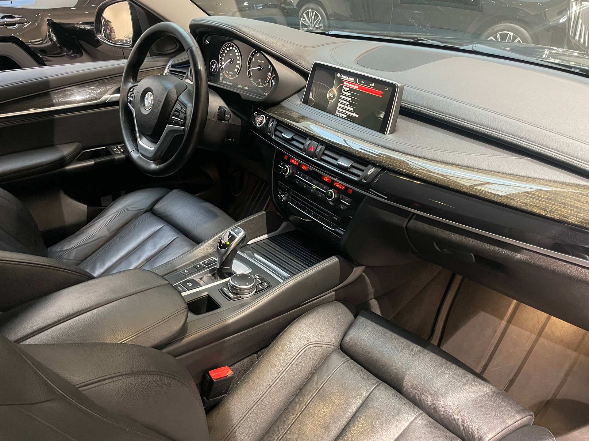 Автомобиль BMW X6 35i 3.0 AT (306 л.с.) 4WD - 12