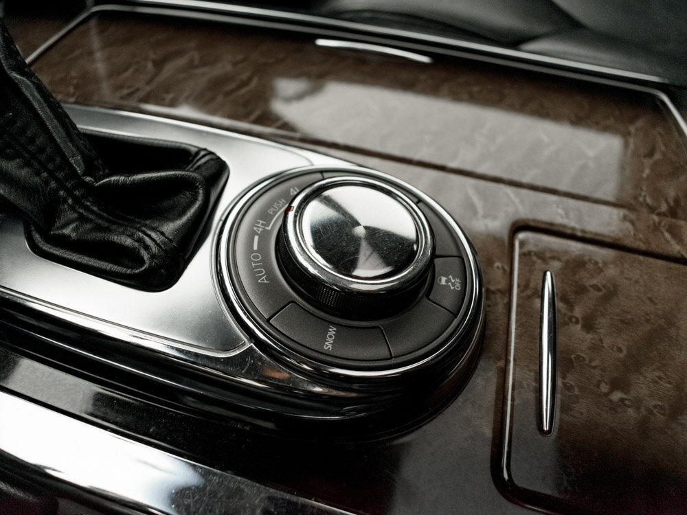 Купить Infiniti QX56 5.6 AT (405 л.с.) 4WD, 2011 в Екатеренбурге