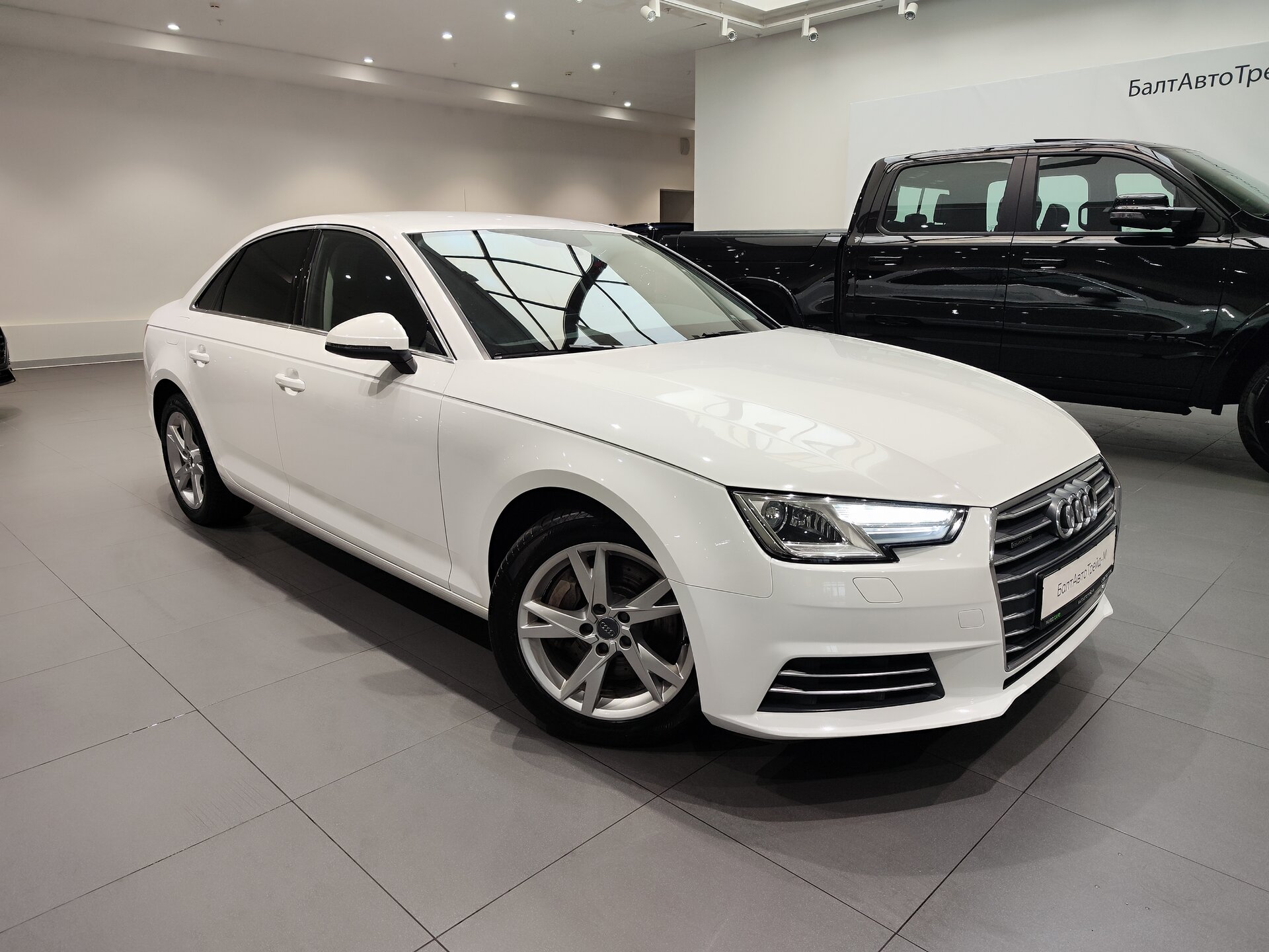 Автомобиль Audi A4 2.0 AMT (249 л.с.) 4WD - 3