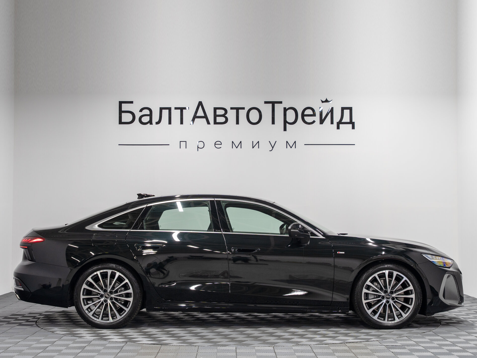 Автомобиль Audi A6 2.0 AMT (272 л.с.) 4WD - 6